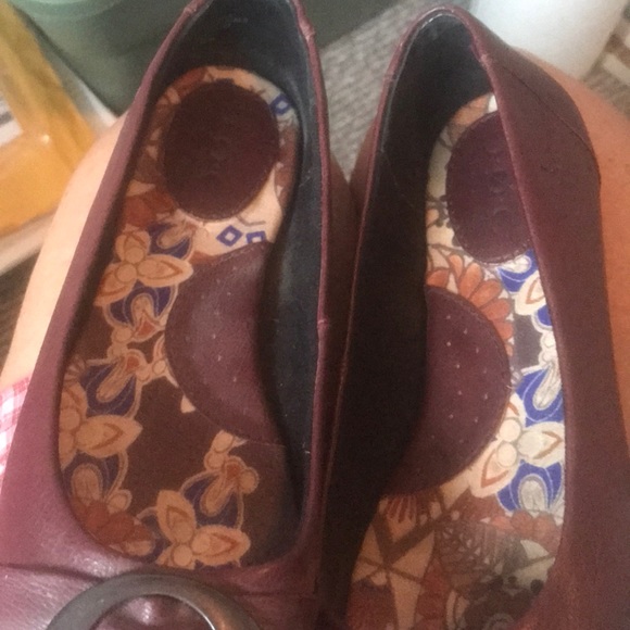 Boc Maroon Flats! - Picture 4 of 8